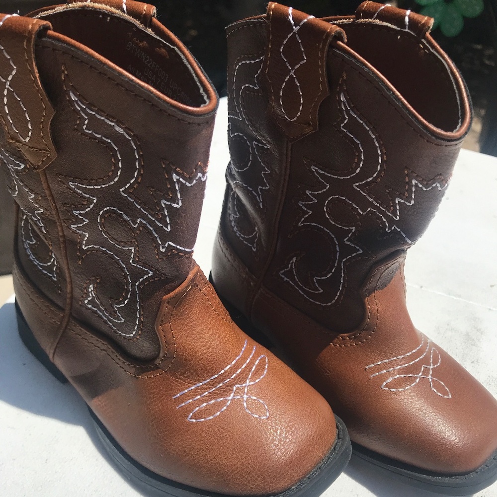 Gender Neutral Western Boots - Picture 1 of 1